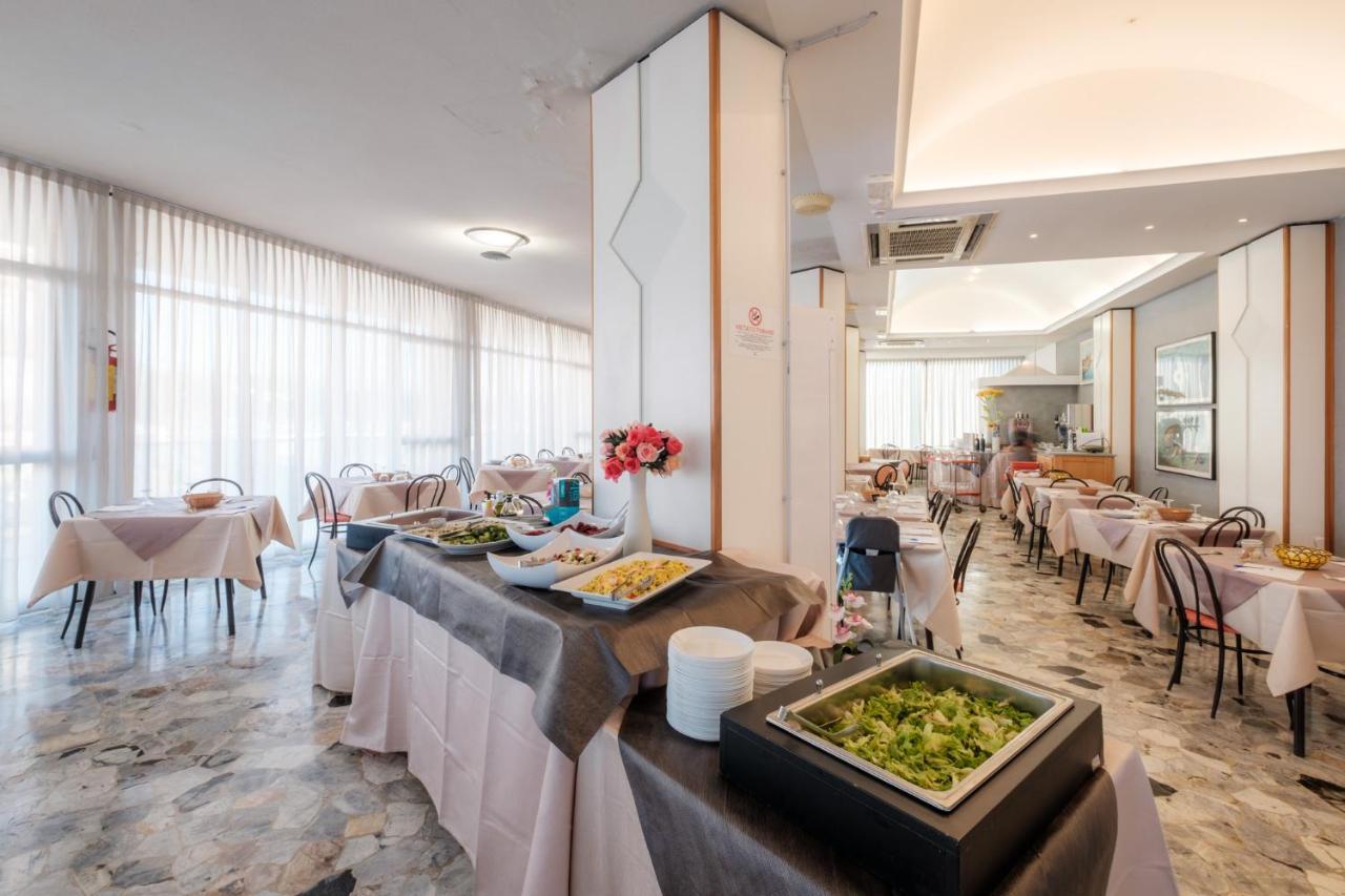 Hotel Crown Rimini Ngoại thất bức ảnh