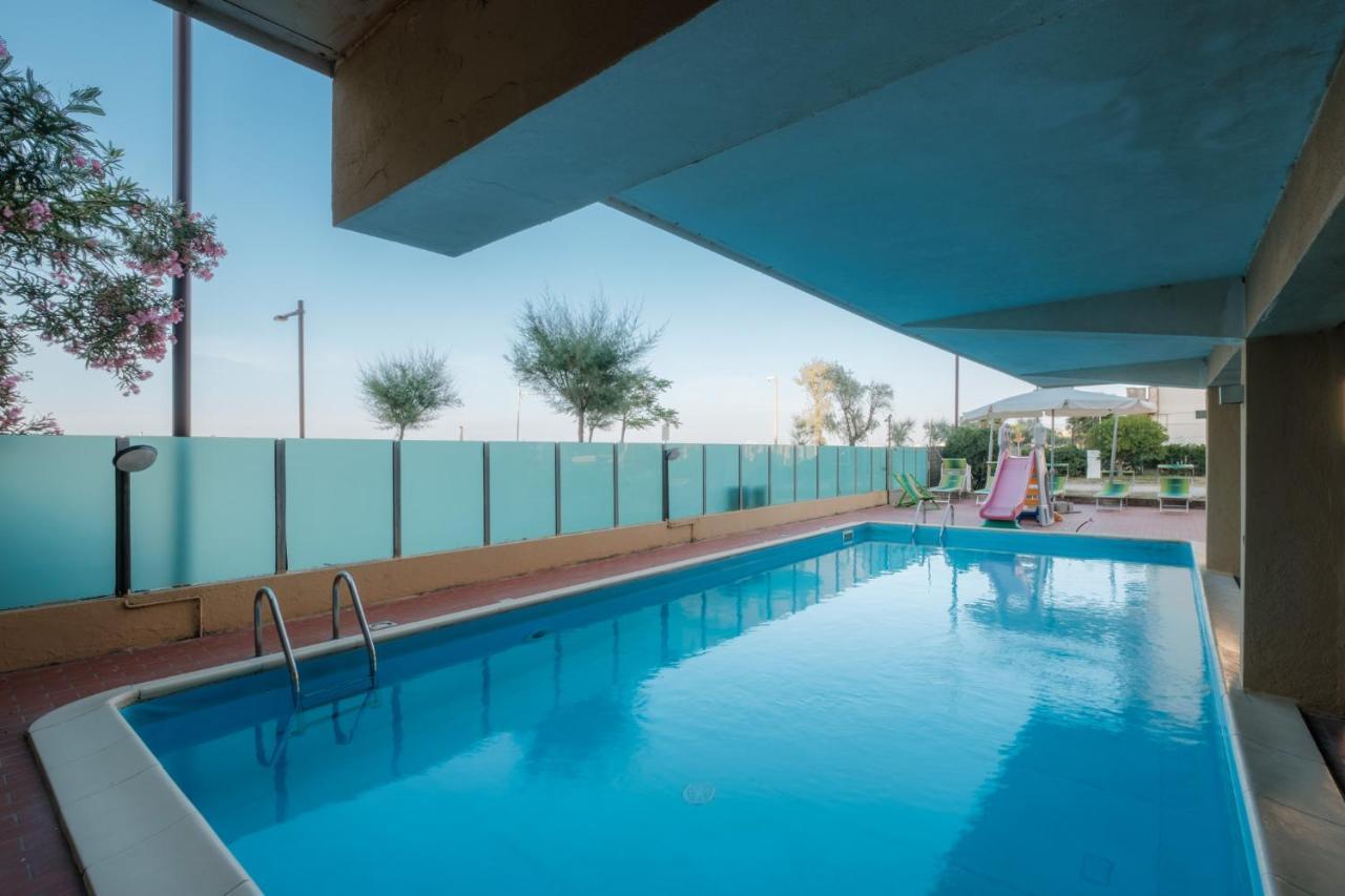 Hotel Crown Rimini Ngoại thất bức ảnh