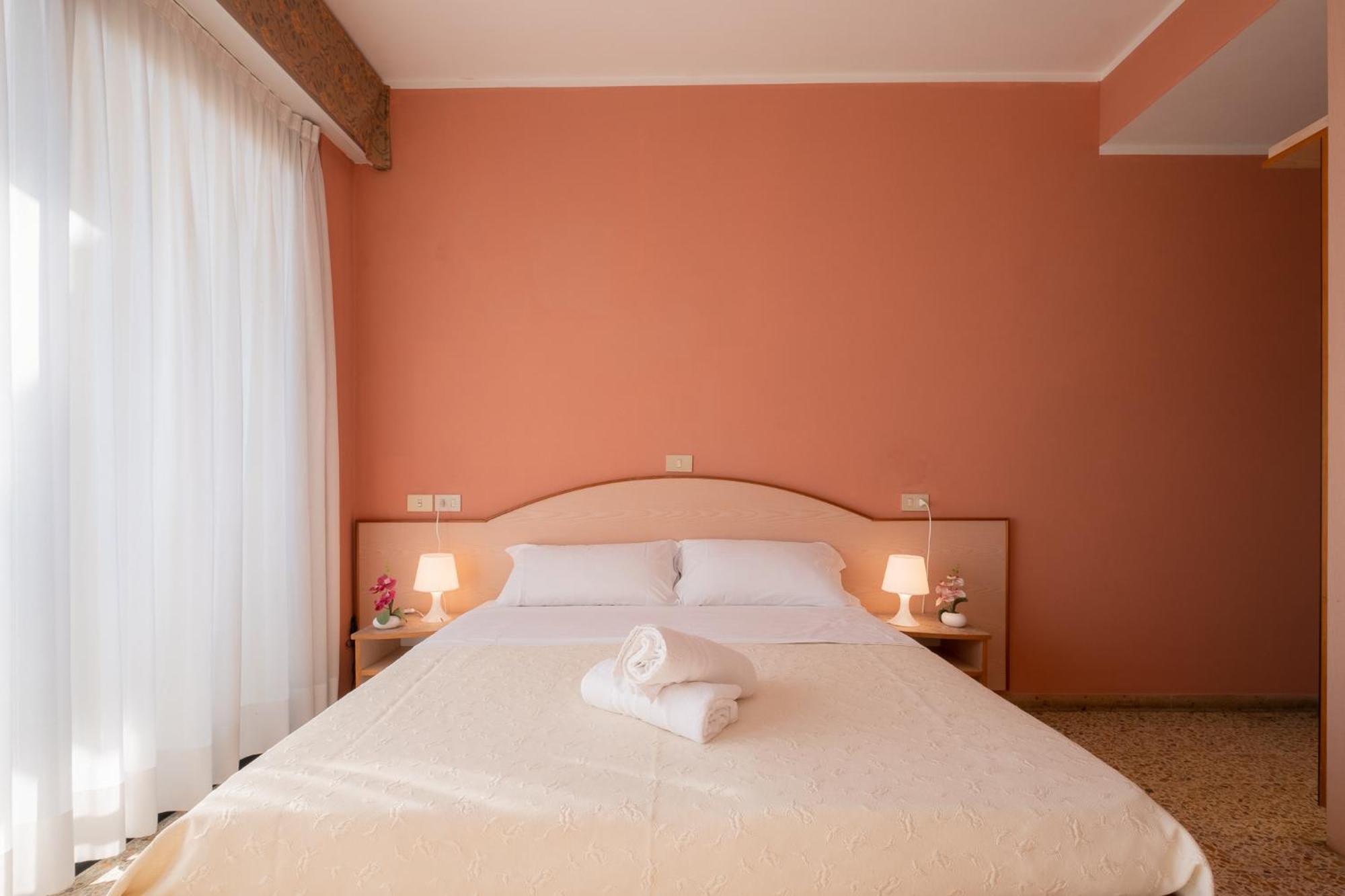 Hotel Crown Rimini Ngoại thất bức ảnh