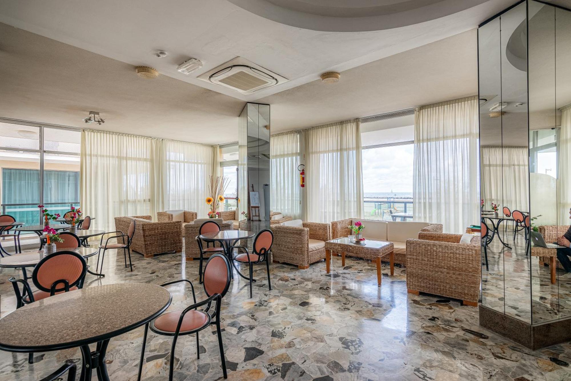 Hotel Crown Rimini Ngoại thất bức ảnh
