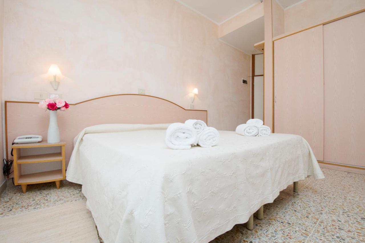 Hotel Crown Rimini Ngoại thất bức ảnh